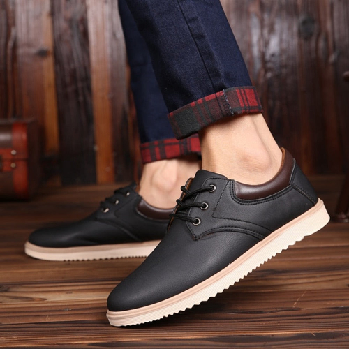Modern Comfort Oxford: Men’s Premium Flat-Sole Sneakers